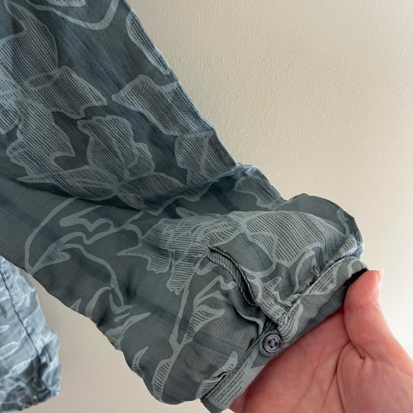 PrAna Leonardo Top Blue Vines Size Medium - Picture 6 of 9